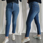 Jean Mom fit moulant taille haute